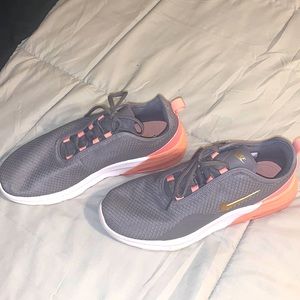 Nike Air Max Motion 2 Women’s size 10